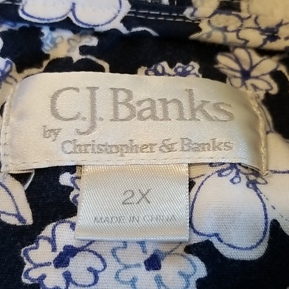 C.J.Banks Blue and White Floral Jacket, 2X - Picture 5 of 8